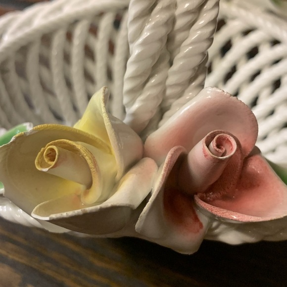 Capodiamonte Style Ceramic Floral Sculpted Roses Basket Vintage Home Accent Art - Picture 2 of 16